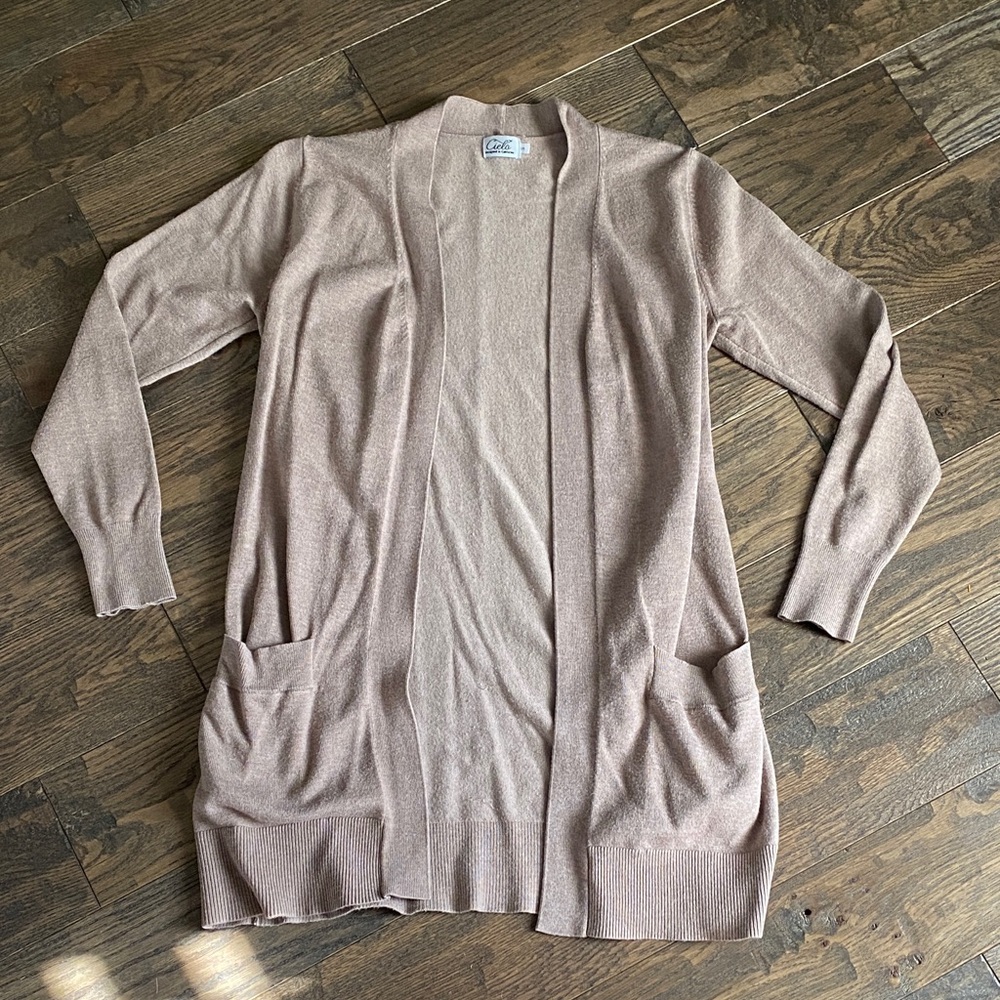🖤3/$10 Cielo Women's Tan Cardigan Sweater